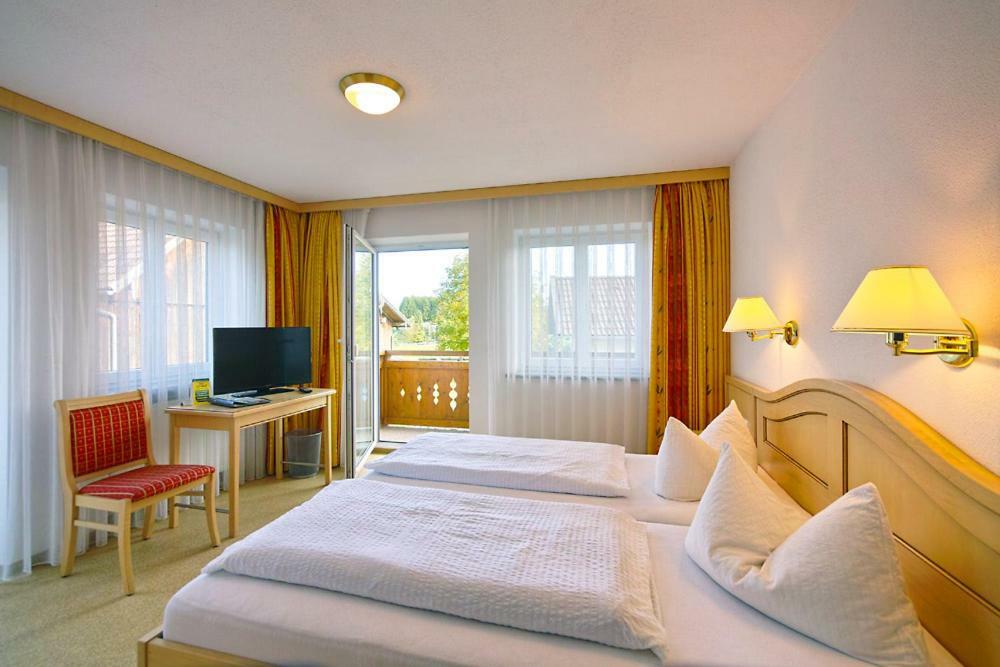 Gasthof "Zum Strauss" Wildsteig Luaran gambar